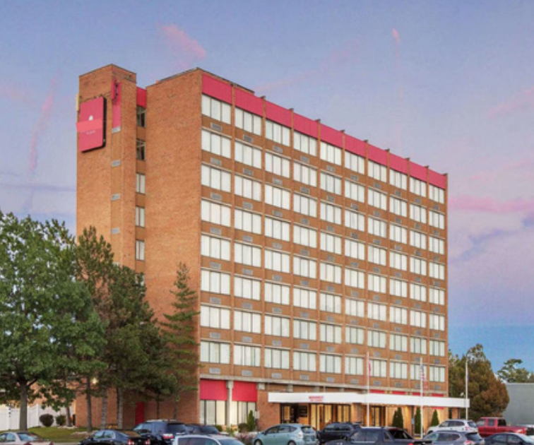 Albany Plaza, 3 Watervliet Avenue Ext, Albany NY — 217-room full-service hotel investment